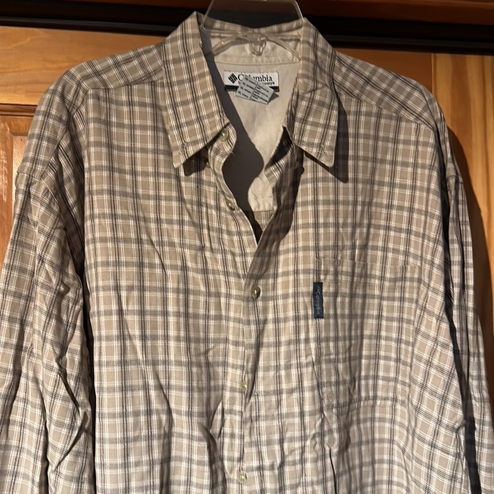 Men’s button up - Picture 3 of 4